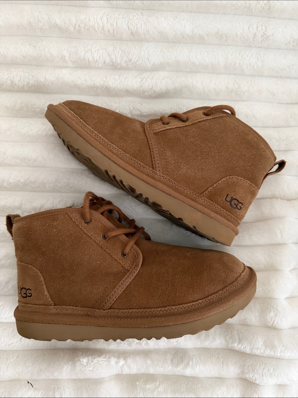 UGG Women’s Chestnut Brown Suede lace up ankle boots. Size 6